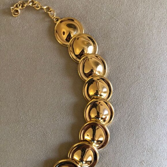 Monet Vintage Gold Disc Necklace Approximately 19 inches length - Picture 10 of 13